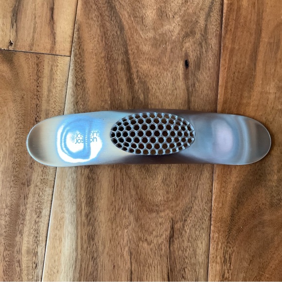 ✔️ Joseph Joseph Rocker Garlic Crusher - Picture 1 of 4
